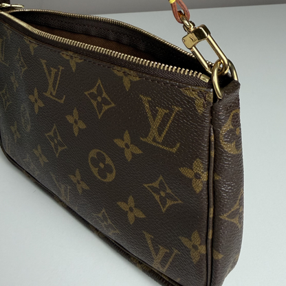 Louis Vuitton Pochette
