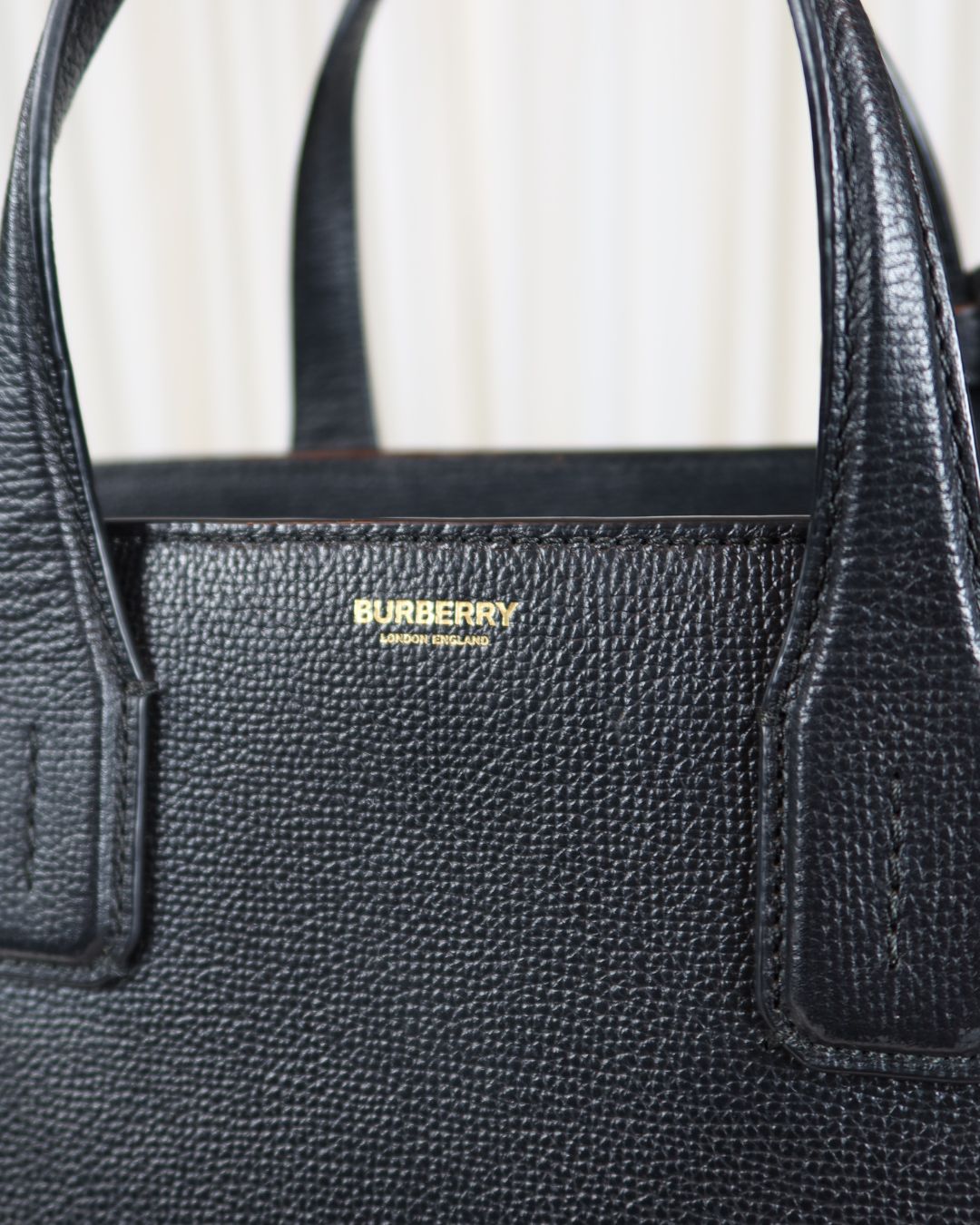 Burberry Medium Banner Leather Tote Black
