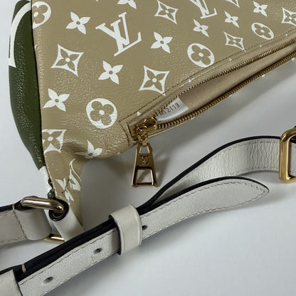 Louis Vuitton Bumbag Monogram Giant Khaki Green