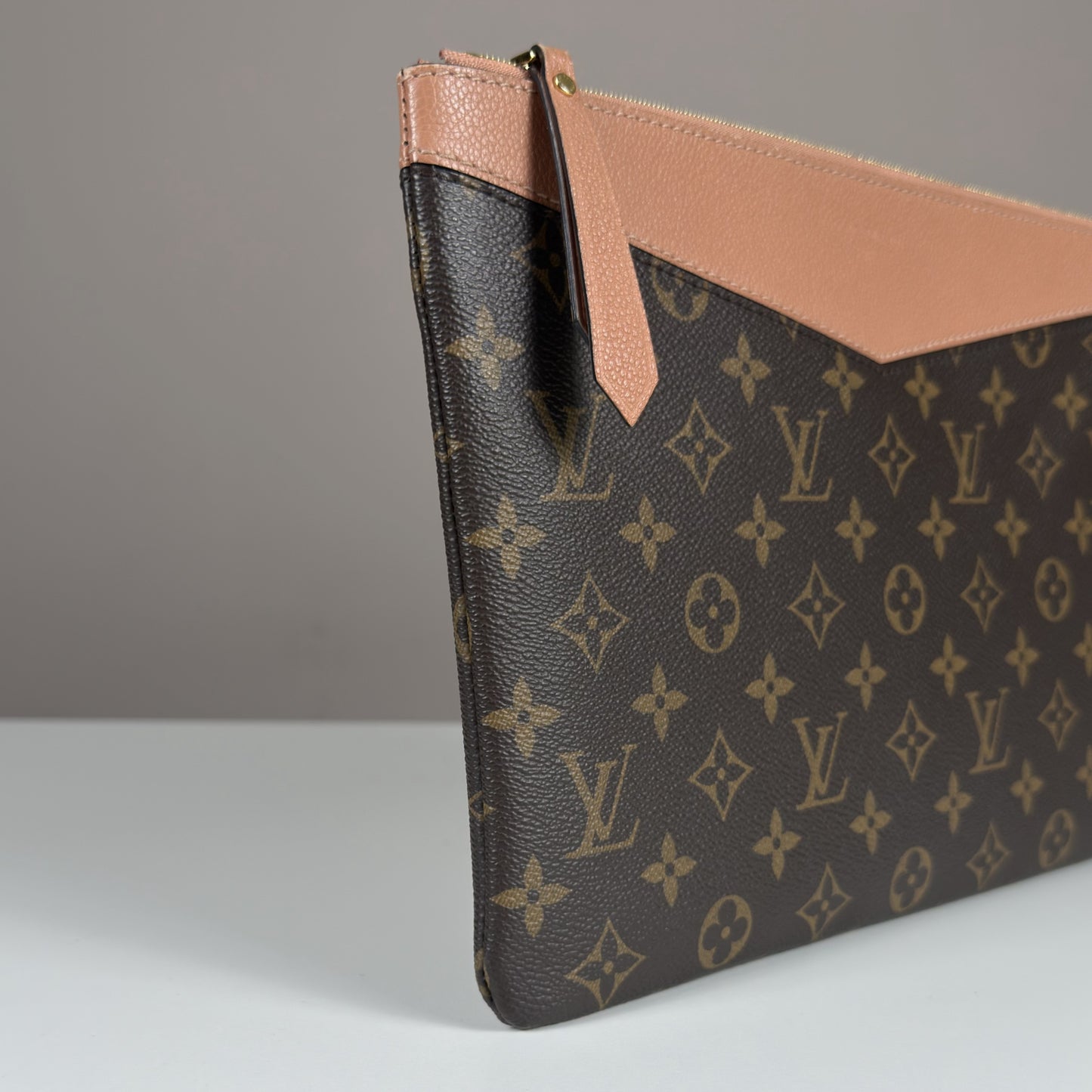 Louis Vuitton Daily Pouch Monogram Canvas Rose Poudre