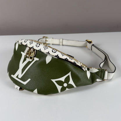 Louis Vuitton Bumbag Monogram Giant Khaki Green