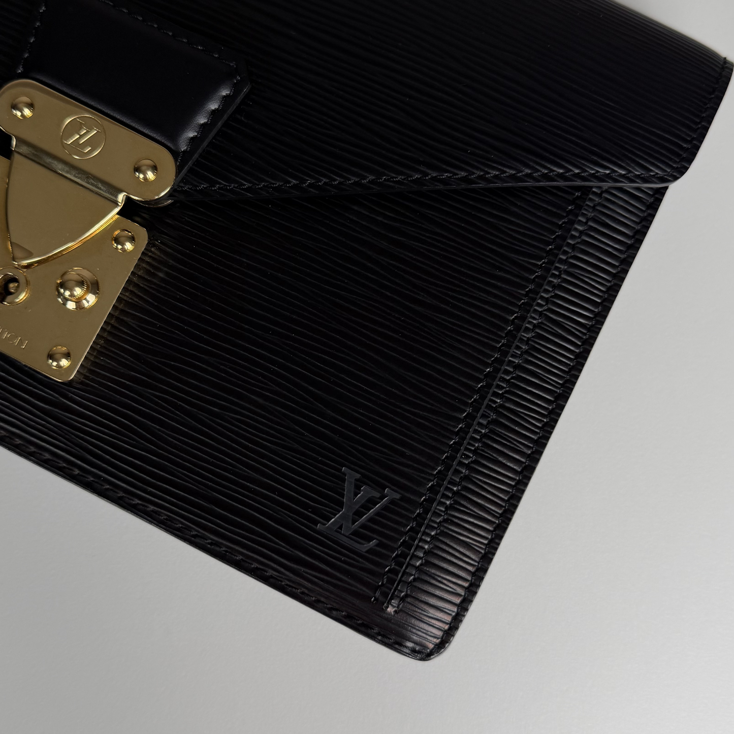 Louis Vuitton Pochette Epi Dragonne
