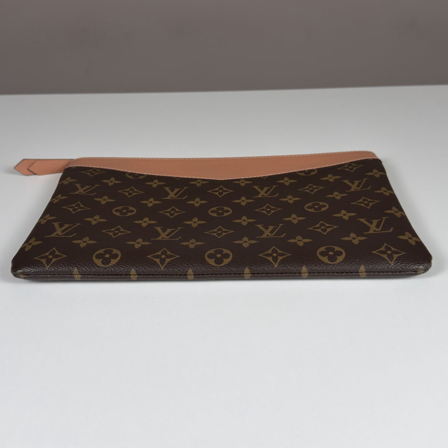 Louis Vuitton Daily Pouch Monogram Canvas Rose Poudre