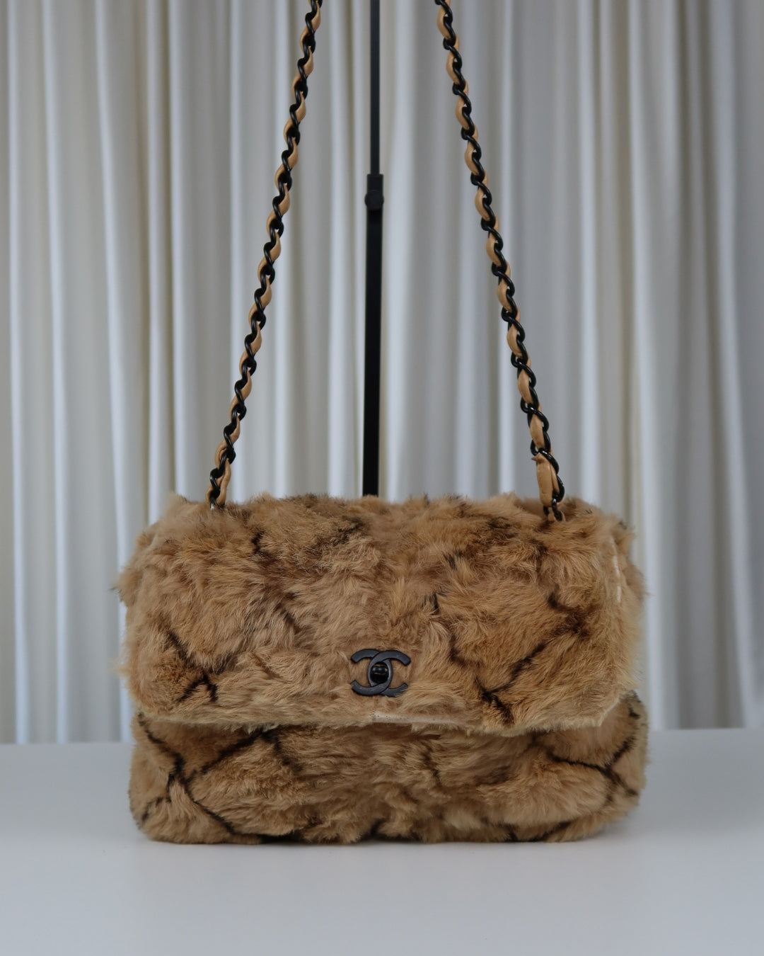 Chanel Fur Shoulder Bag – Chain Strap