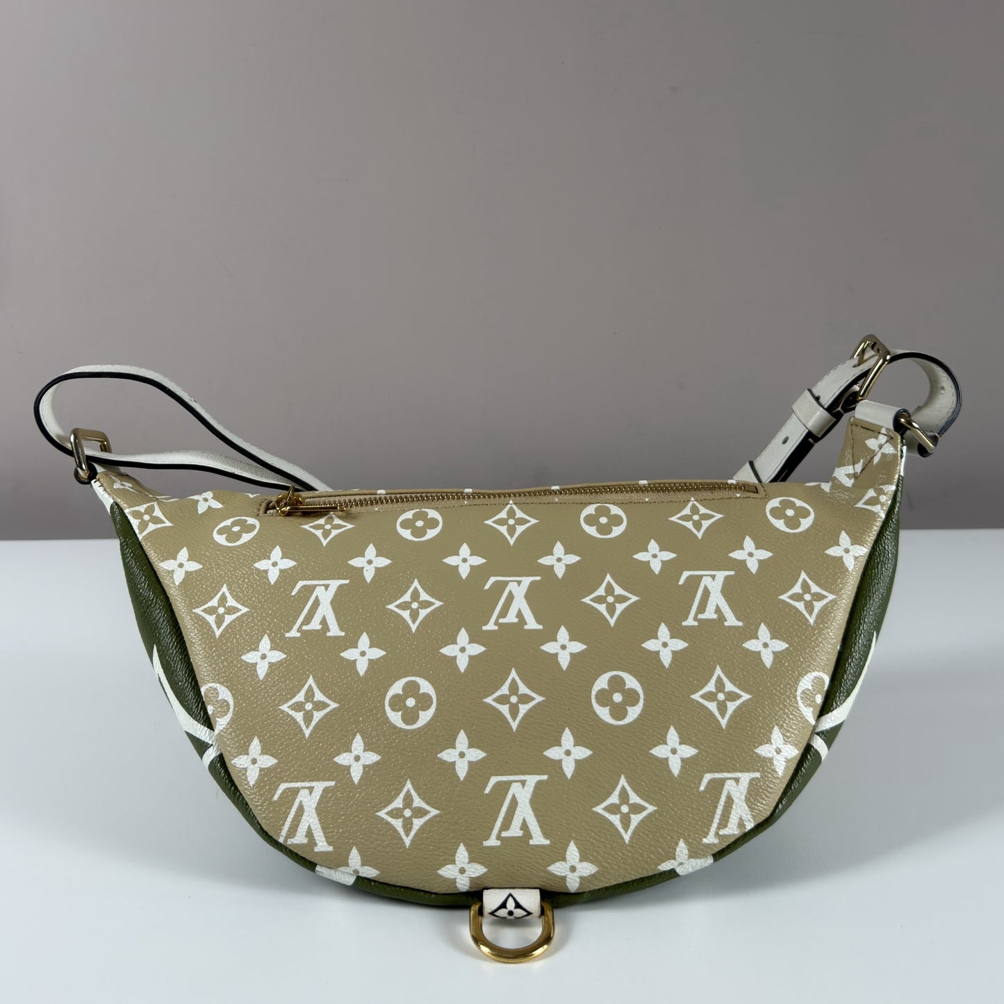 Louis Vuitton Bumbag Monogram Giant Khaki Green