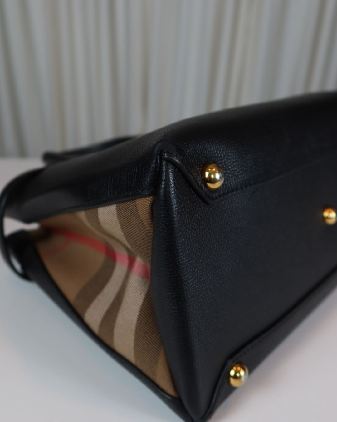 Burberry Medium Banner Leather Tote Black